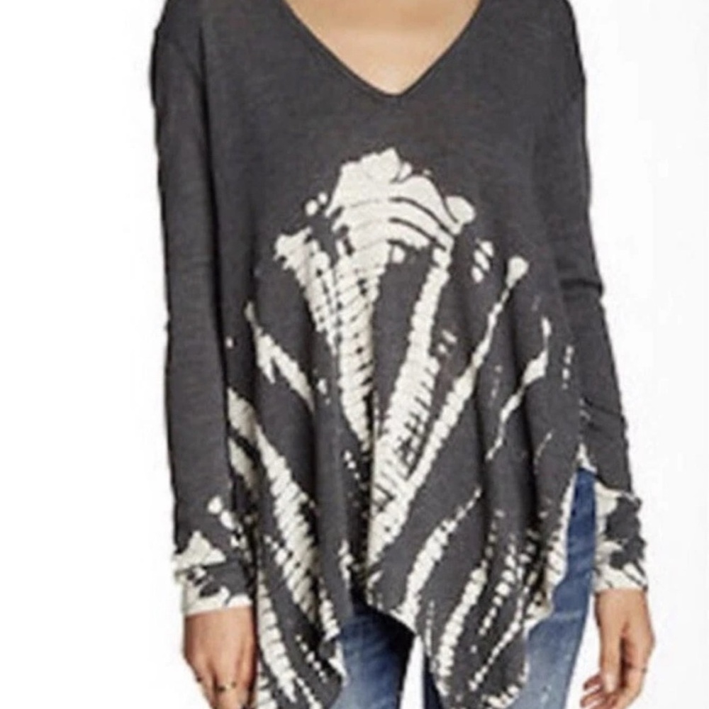Young Fabulous & Broke gabby gray and white tie dye sweater size small